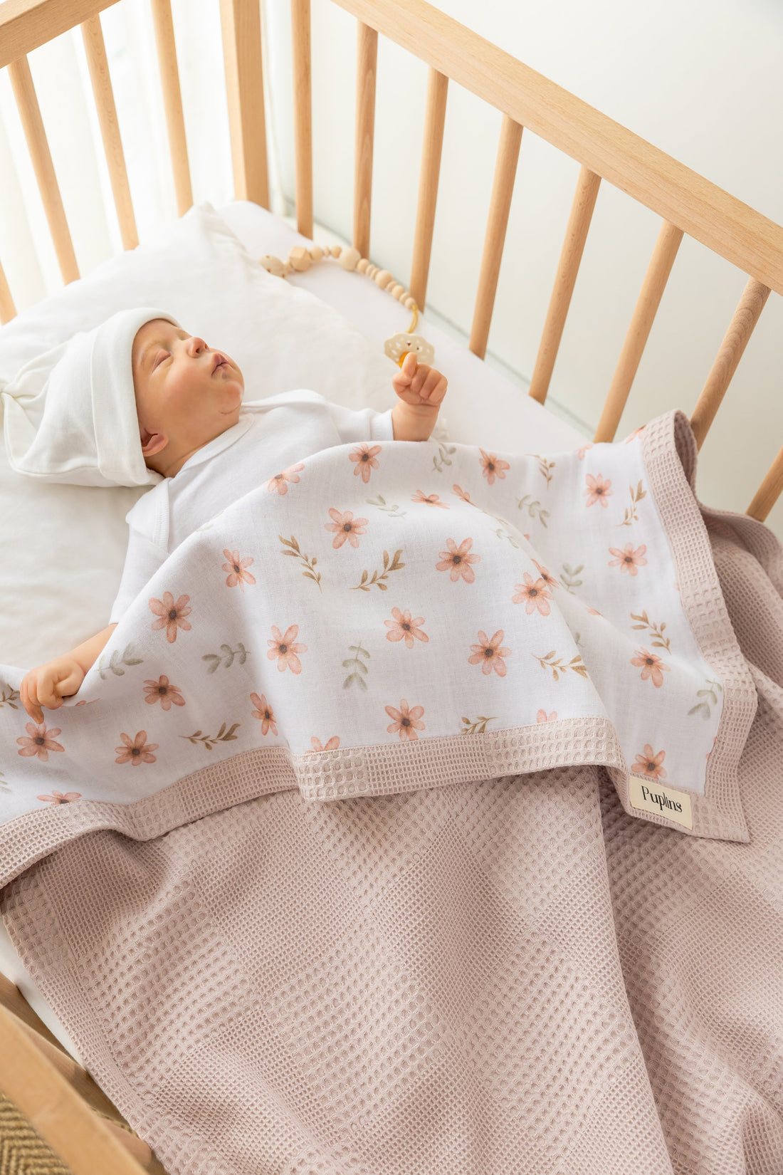 Pembe Çiçek Kişiselleştirilmiş Bebek Battaniyesi – %100 Pamuk