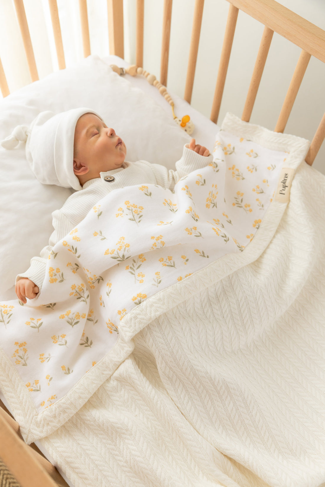 Sarı Çiçek Kişiselleştirilmiş Bebek Battaniyesi – %100 Pamuk